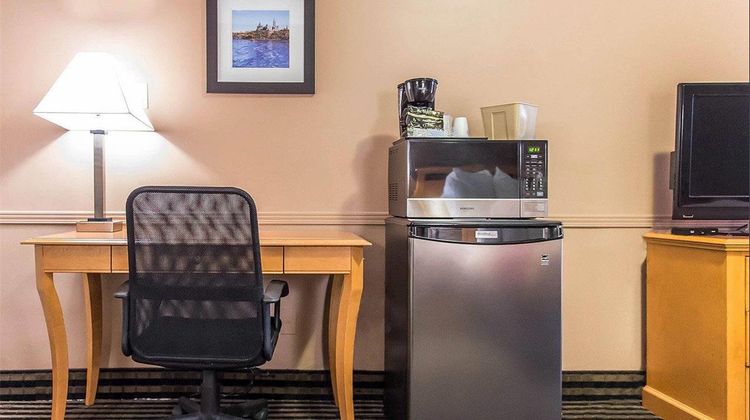 Econo Lodge Downtown Ottawa Room