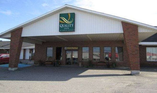 Quality Inn Exterior