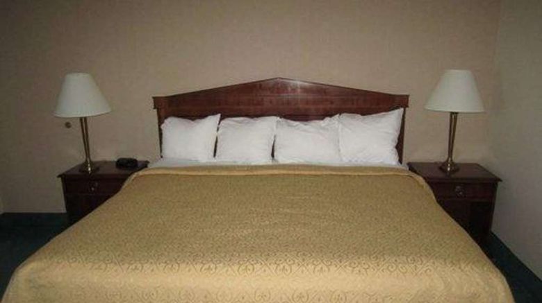 <b>Quality Inn Room</b>. Images powered by <a href="https://iceportal.shijigroup.com/" title="IcePortal" target="_blank">IcePortal</a>.