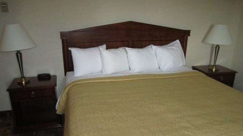 <b>Quality Inn Room</b>. Images powered by <a href="https://iceportal.shijigroup.com/" title="IcePortal" target="_blank">IcePortal</a>.
