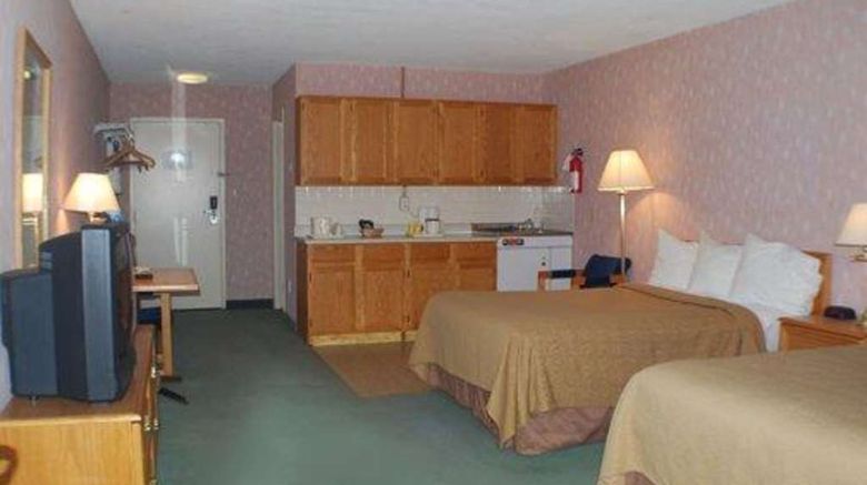 <b>Quality Inn Room</b>. Images powered by <a href="https://iceportal.shijigroup.com/" title="IcePortal" target="_blank">IcePortal</a>.