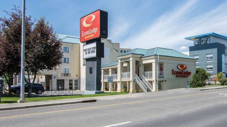 Econo Lodge Inn & Suites University Exterior