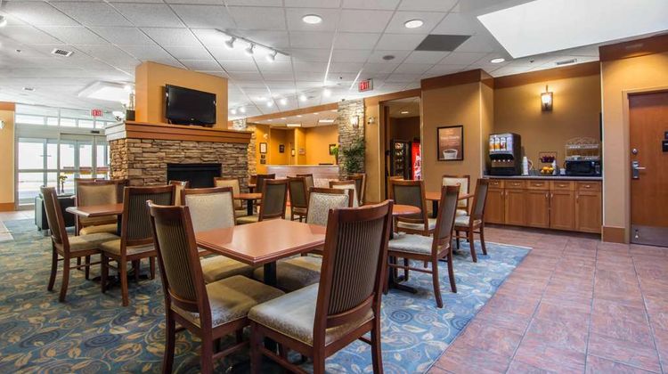 Econo Lodge Inn & Suites University Lobby
