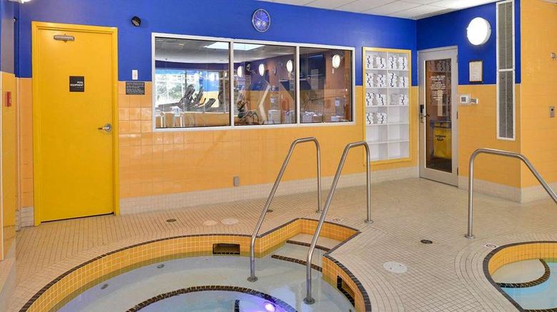 <b>Econo Lodge Inn & Suites University Pool</b>. Images powered by <a href="https://iceportal.shijigroup.com/" title="IcePortal" target="_blank">IcePortal</a>.