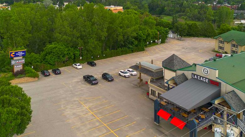 <b>Comfort Inn Exterior</b>. Images powered by <a href="https://iceportal.shijigroup.com/" title="IcePortal" target="_blank">IcePortal</a>.