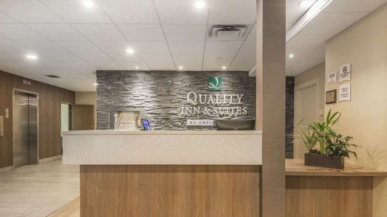 <b>Quality Inn & Suites Downtown Windsor Lobby</b>. Images powered by <a href="https://iceportal.shijigroup.com/" title="IcePortal" target="_blank">IcePortal</a>.