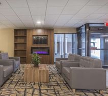 Quality Inn & Suites Downtown Windsor Lobby