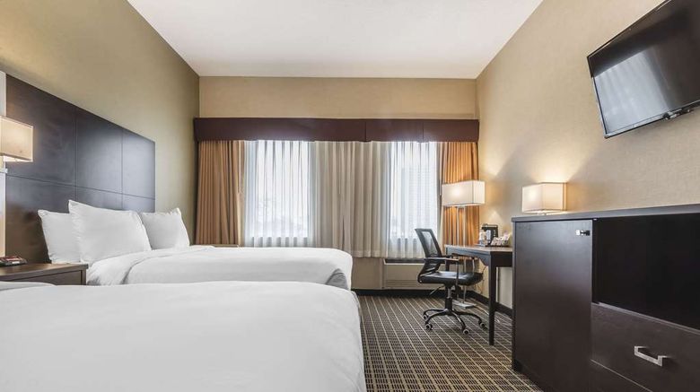 <b>Quality Inn & Suites Downtown Windsor Room</b>. Images powered by <a href="https://iceportal.shijigroup.com/" title="IcePortal" target="_blank">IcePortal</a>.