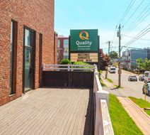 Quality Inn & Suites Downtown Charlottet Exterior