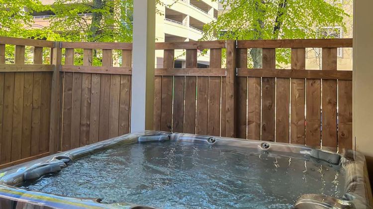 Quality Inn & Suites Downtown Charlottet Suite
