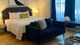 Quality Inn & Suites Downtown Charlottet Suite
