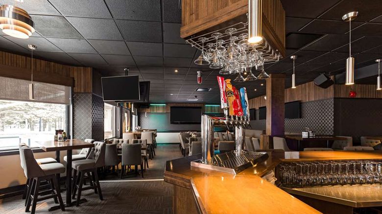 <b>Quality Inn & Suites Matane Restaurant</b>. Images powered by <a href="https://iceportal.shijigroup.com/" title="IcePortal" target="_blank">IcePortal</a>.