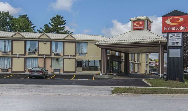 Econo Lodge Exterior