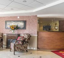 Econo Lodge Lobby