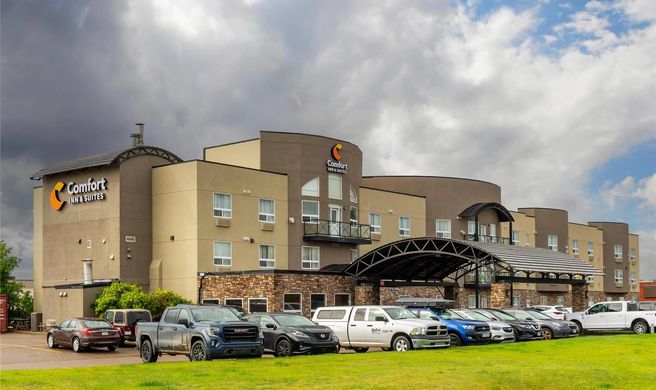 Comfort Inn and Suites Medicine Hat Exterior