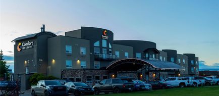 Comfort Inn and Suites Medicine Hat Exterior