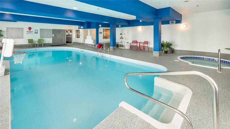 <b>Comfort Inn and Suites Medicine Hat Pool</b>. Images powered by <a href="https://iceportal.shijigroup.com/" title="IcePortal" target="_blank">IcePortal</a>.