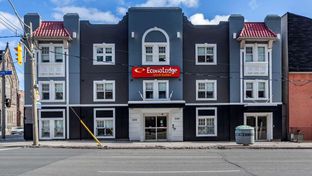 Econo Lodge Inn & Suites