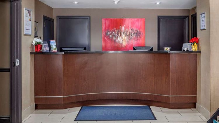 Econo Lodge Inn & Suites Lobby