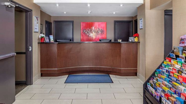 Econo Lodge Inn & Suites Lobby