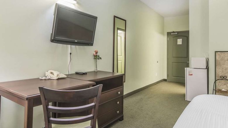 <b>Econo Lodge Huntsville Room</b>. Images powered by <a href="https://iceportal.shijigroup.com/" title="IcePortal" target="_blank">IcePortal</a>.