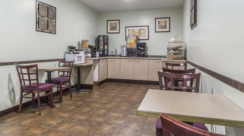 <b>Econo Lodge Huntsville Restaurant</b>. Images powered by <a href="https://iceportal.shijigroup.com/" title="IcePortal" target="_blank">IcePortal</a>.