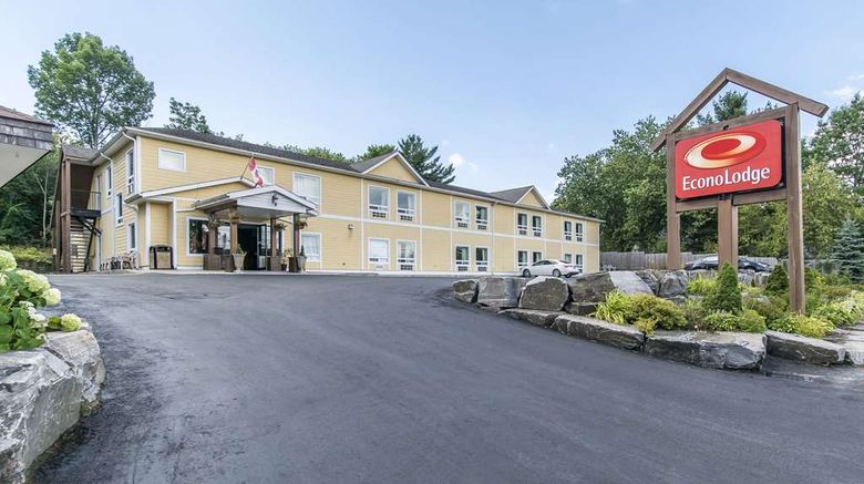 <b>Econo Lodge Huntsville Exterior</b>. Images powered by <a href="https://iceportal.shijigroup.com/" title="IcePortal" target="_blank">IcePortal</a>.
