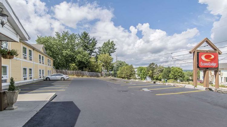 Econo Lodge Huntsville Exterior