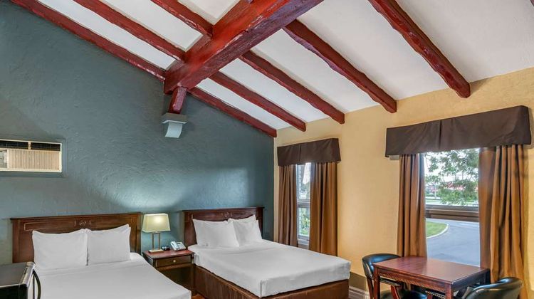 Econo Lodge Montreal-Brossard Room