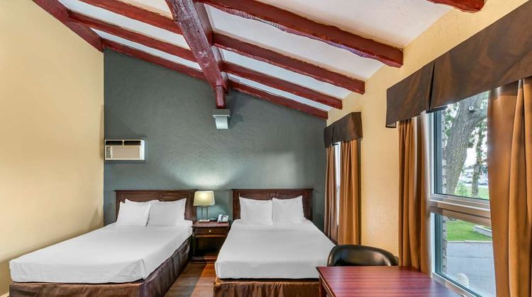 Econo Lodge Montreal-Brossard Room