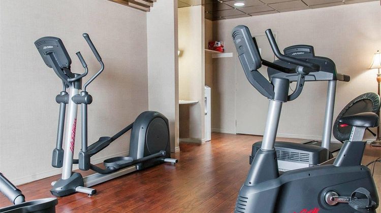 Econo Lodge Montreal-Brossard Health