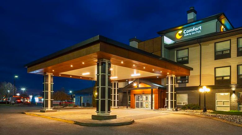 <b>Comfort Inn & Suites Exterior</b>. Images powered by <a href="https://iceportal.shijigroup.com/" title="IcePortal" target="_blank">IcePortal</a>.
