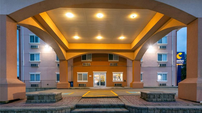 <b>Comfort Inn & Suites Exterior</b>. Images powered by <a href="https://iceportal.shijigroup.com/" title="IcePortal" target="_blank">IcePortal</a>.