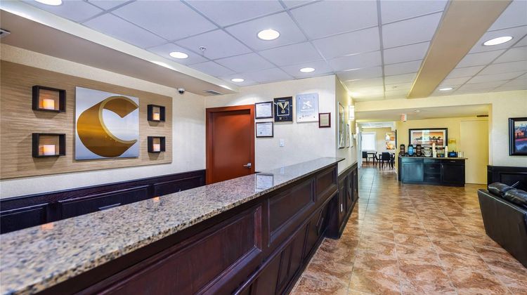 Comfort Inn & Suites Lobby