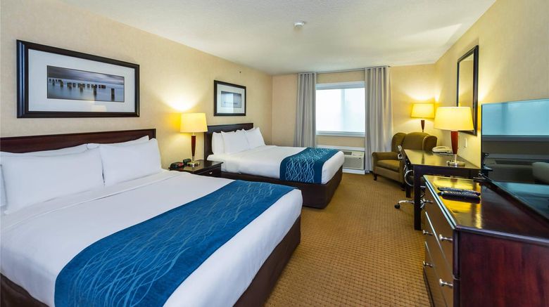 <b>Comfort Inn & Suites Room</b>. Images powered by <a href="https://iceportal.shijigroup.com/" title="IcePortal" target="_blank">IcePortal</a>.