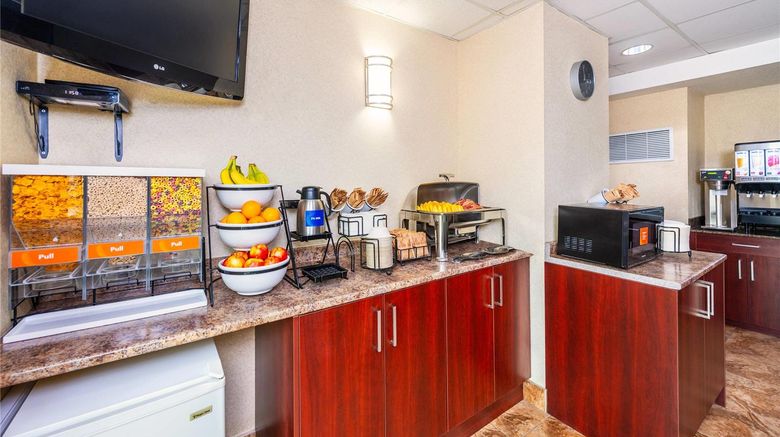 <b>Comfort Inn & Suites Restaurant</b>. Images powered by <a href="https://iceportal.shijigroup.com/" title="IcePortal" target="_blank">IcePortal</a>.