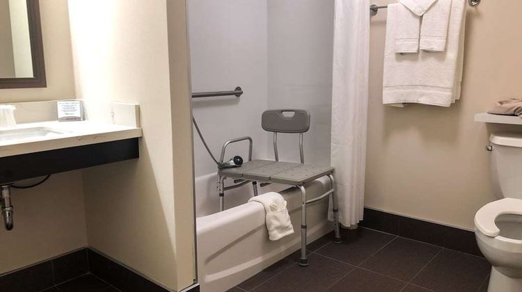 Sleep Inn & Suites Quebec City East Room