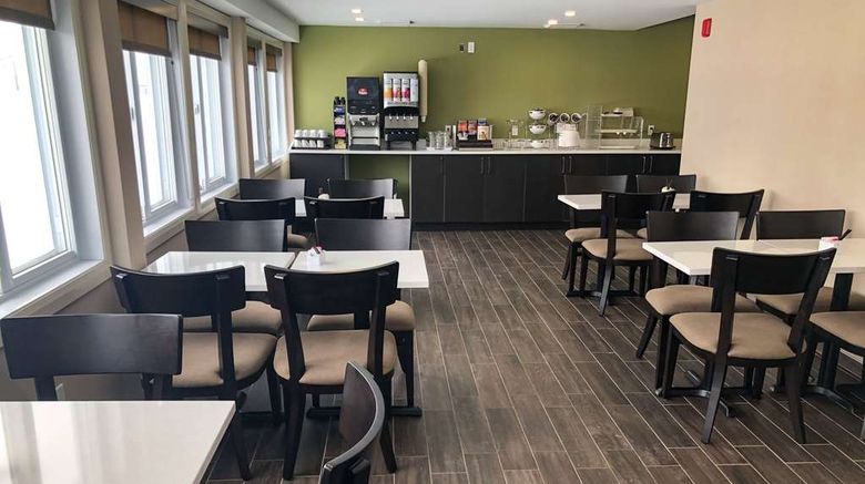 <b>Sleep Inn & Suites Quebec City East Restaurant</b>. Images powered by <a href="https://iceportal.shijigroup.com/" title="IcePortal" target="_blank">IcePortal</a>.