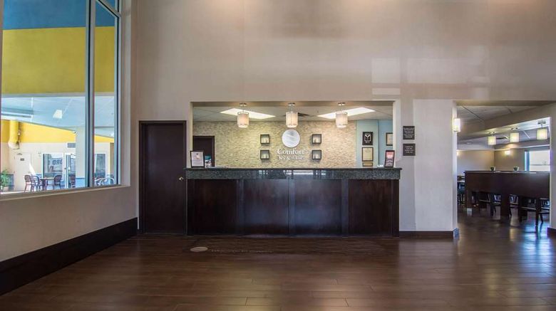 <b>Comfort Inn & Suites Airport Lobby</b>. Images powered by <a href="https://iceportal.shijigroup.com/" title="IcePortal" target="_blank">IcePortal</a>.