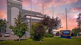 Comfort Inn & Suites Airport Exterior