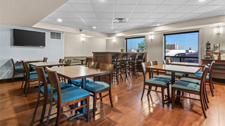 <b>Comfort Inn & Suites Airport Restaurant</b>. Images powered by <a href="https://iceportal.shijigroup.com/" title="IcePortal" target="_blank">IcePortal</a>.