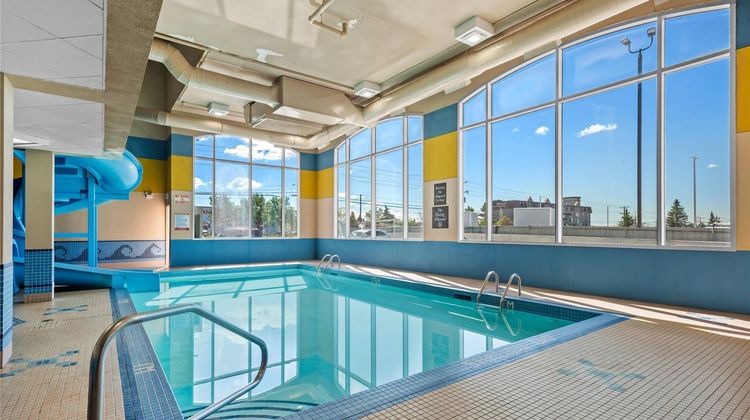 Comfort Inn & Suites Airport Pool