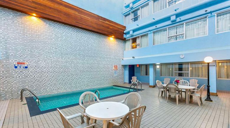 <b>Comfort Inns & Suites Pool</b>. Images powered by <a href="https://iceportal.shijigroup.com/" title="IcePortal" target="_blank">IcePortal</a>.