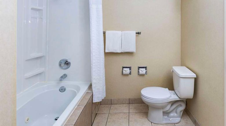<b>Comfort Inns & Suites Room</b>. Images powered by <a href="https://iceportal.shijigroup.com/" title="IcePortal" target="_blank">IcePortal</a>.