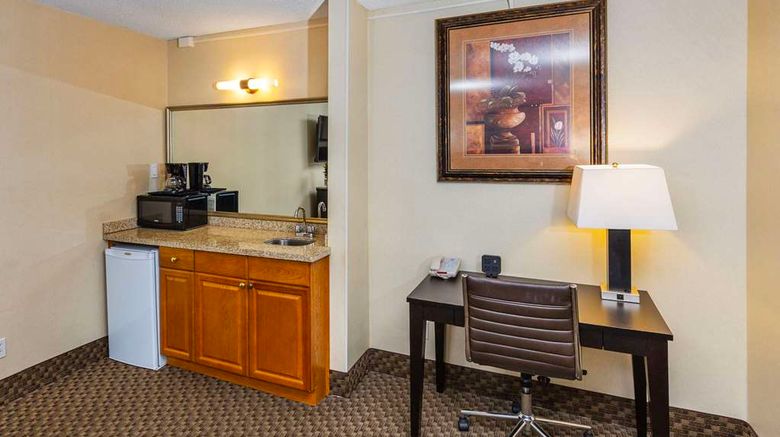 <b>Comfort Inns & Suites Suite</b>. Images powered by <a href="https://iceportal.shijigroup.com/" title="IcePortal" target="_blank">IcePortal</a>.
