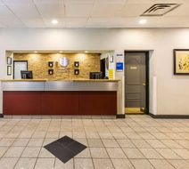Comfort Inn and Suites Edmonton Downtown Lobby
