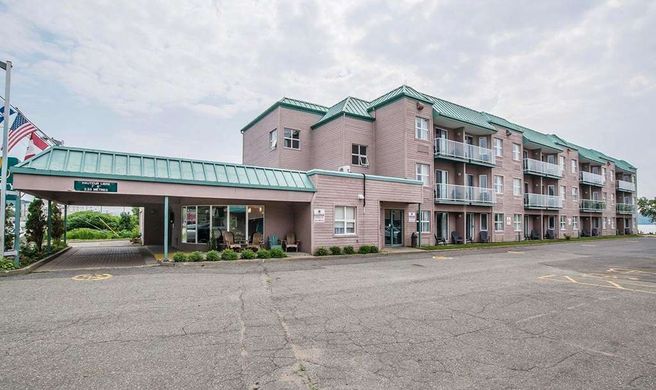 Quality Suites Ste Anne de Beaupre Exterior