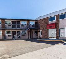 Econo Lodge and Suites Drumheller Exterior