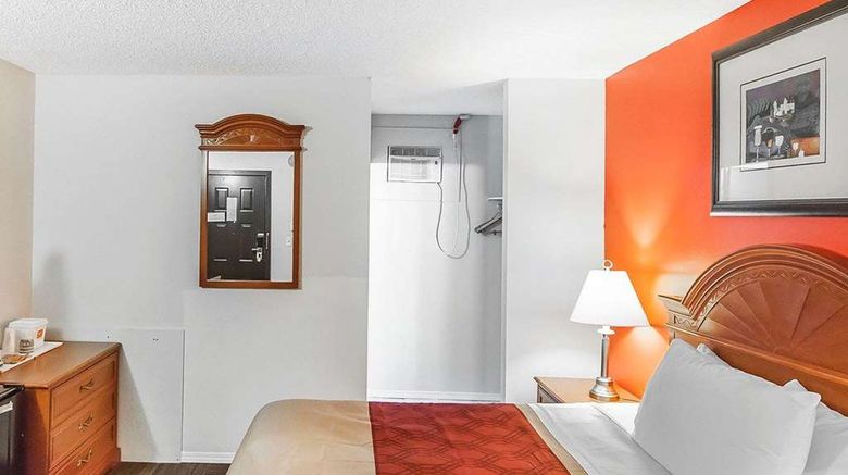 <b>Econo Lodge and Suites Drumheller Room</b>. Images powered by <a href="https://iceportal.shijigroup.com/" title="IcePortal" target="_blank">IcePortal</a>.