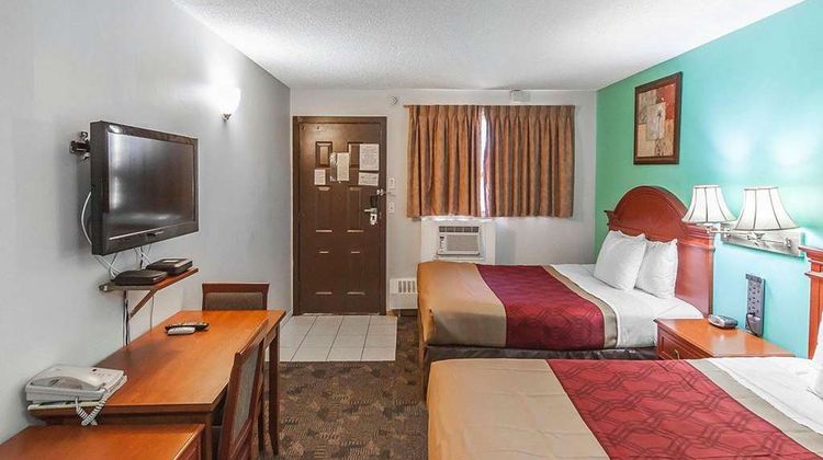 Econo Lodge and Suites Drumheller Room